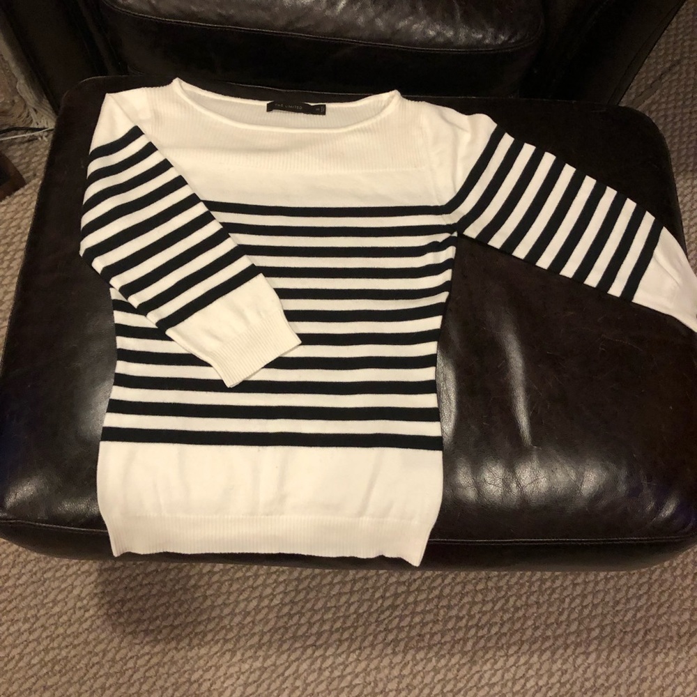 The Limited xs top/thin sweater. Great condition